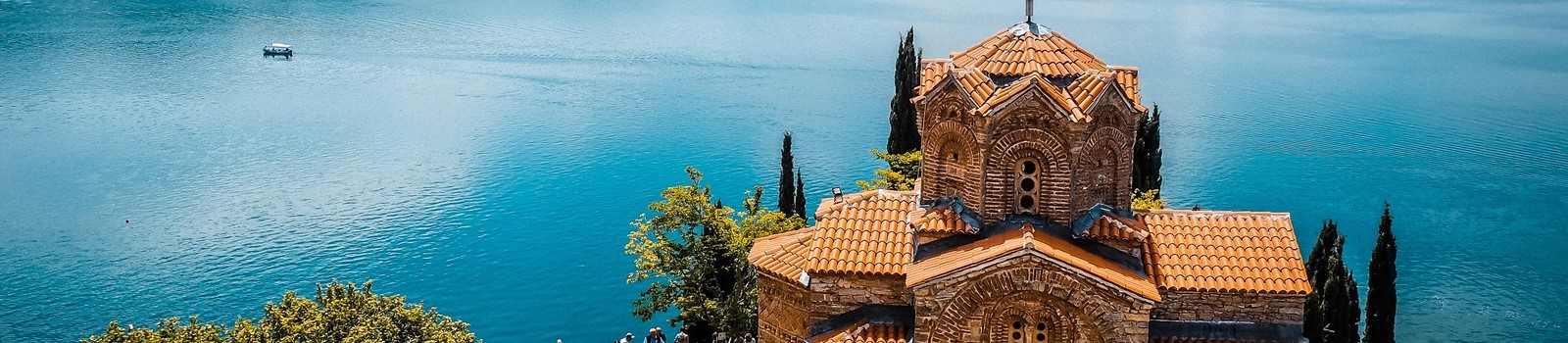 Explore Greece and the Republic of North Macedonia, far from mass tourism. 